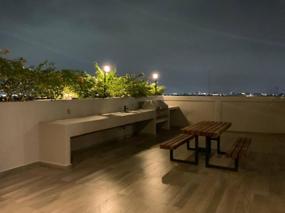 Estilo Minimalista Frente Arena Y Parque Fundidora Apartment Monterrey Exterior foto