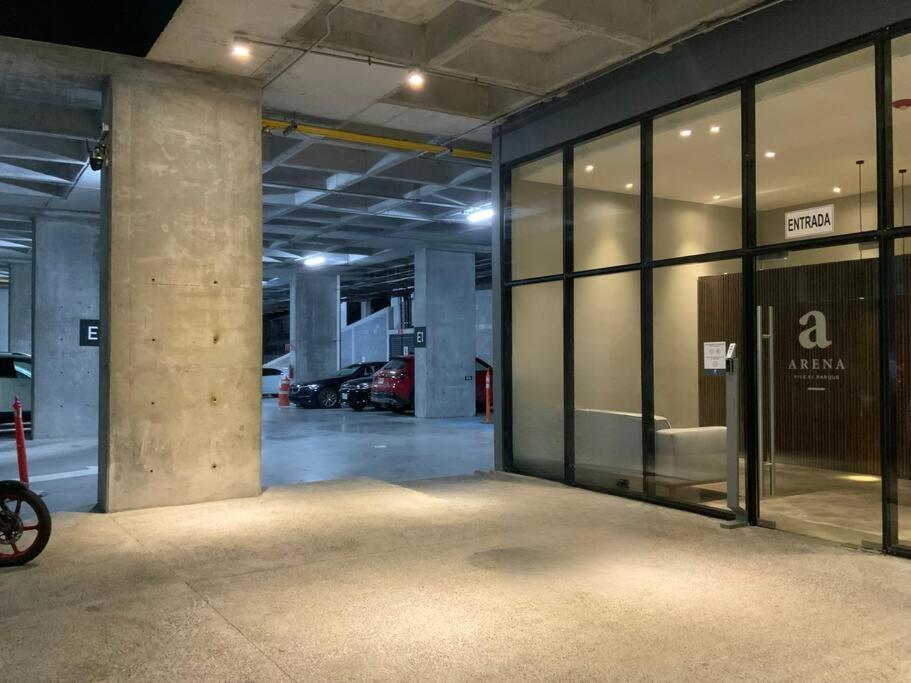 Estilo Minimalista Frente Arena Y Parque Fundidora Apartment Monterrey Exterior foto